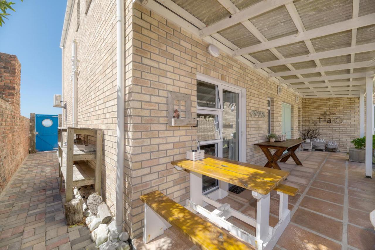 Colours Of The Sea Apartment Struisbaai Exterior foto